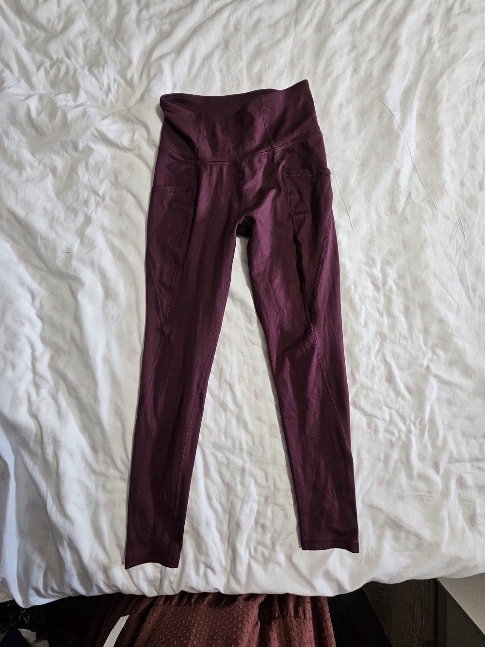 High-Waist Leggings in Deep Plum